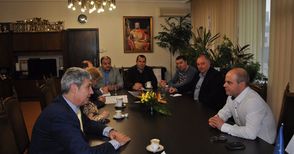 Шефът на КНСБ обсъди партньорство по европроекти със Стоилов и Бурджиев