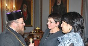 Владиката Наум се срещна с русенски дами по повод празника Благовещение