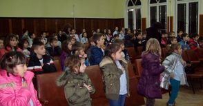 За освобождението на Русе разказваха деца от „Йовков“