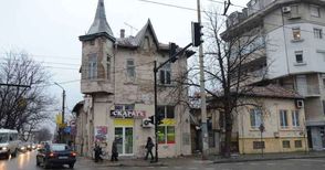 Община Русе предупреди с писмо сина на Мария Димова за опасна кула на общ имот