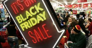 Онлайн търговци вдигали  цените преди Черния петък