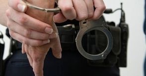 Рецидивист задържан след опит да ограби жена на спирка