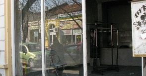 Конкуренти запалиха магазин на „Николаевска“