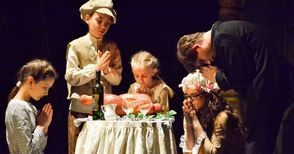 Операта забавлява децата със „Скрудж“ и „Ани в царството на цветята“