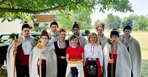 Местни ястия и народни носии показаха на събора в Новград