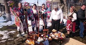 Бабовска греяна ракийца и зелева чорба стоплиха над 600 гости на фолклорен празник