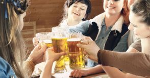 Жените в Русе догонват мъжете по пиене на бира