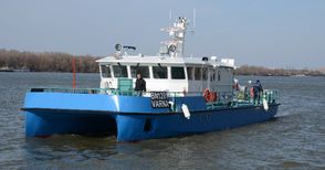Новият хидрографски кораб настрои апаратурата с изследване на Дунав мост