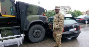 Камион на НАТО стотина метра влачи засякла го кола на излизане от Русе