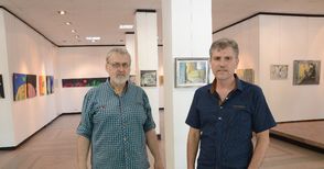 Цветни въпроси задават в изложба  Гриша Кубратов и Живко Лазаров