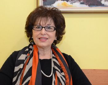 Д-р Теодора Константинова: Политиката се комерсиализира, хората се страхуват да влязат в приемната на политици, които не са на власт Д-р Теодора Константинова: Политиката се комерсиализира, хората се страхуват да влязат в приемната на политици, които не са на власт