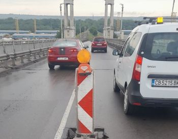Променят организацията на движение по Дунав мост днес заради спешен ремонт