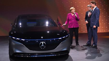 Daimler спира да разработва нови двигатели с вътрешно горене