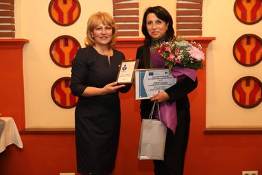 Диана Иванова с награда за най-добър ръководител на училище, обучаващо възрастни