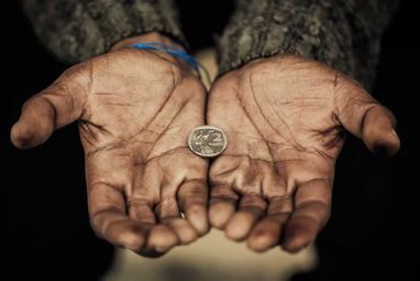 Евростат: Близо една трета от българите са застрашени от бедност
