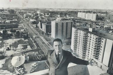 През 70-те години на миналия век Игнат Канев строи първите многоетажни сгради в Мисисага. Снимката е от фотографския архив на публичната библиотека в Торонто.