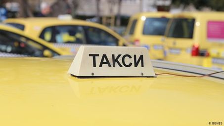 Таксиджия на съд за опит да изпревари пресичаща пенсионерка