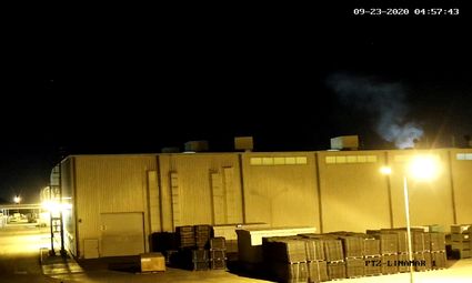 Две камери засякоха залпово изпускане на дим от „Монтюпе“