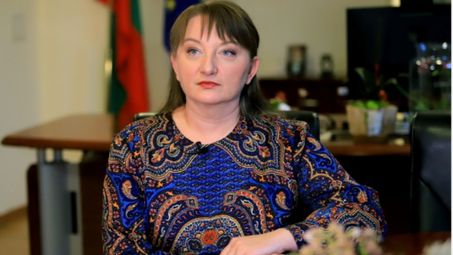 Деница Сачева нарече критиките на президента Радев за актуализацията на бюджета "смешен плач"