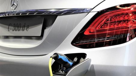 Mercedes-Benz ускорява производството на електромобили