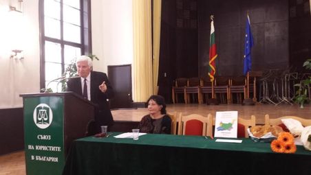 Академик Борислав Йотов: На България е необходим нов Наказателен кодекс, правено-недоправено правно недоносче се е запътило към пленарната зала 