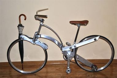 Дизайнер създаде велосипед, който се сгъва до размерите на чадър /снимки и видео/ 