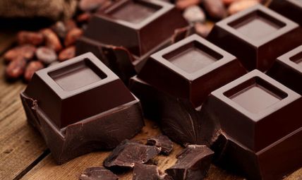 Черният шоколад и солта са опасни за костите