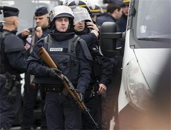 Маскирани откриха стрелба по полицаи в Марсилия