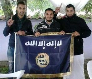 Харманлиецът с флага на Ислямска държава не бил оперативно интересен /галерия/