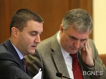 Калфин: Горанов да даде повече обяснения за заема