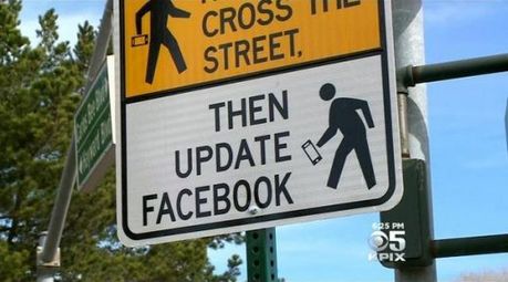 Пътни знаци за зависими от Facebook в Калифорния