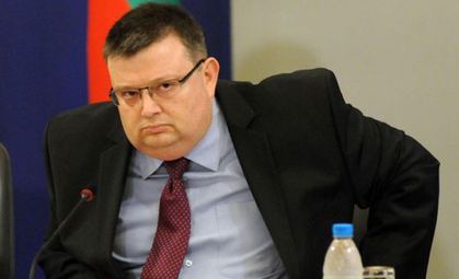 Цацаров иска имунитета на още един кандидат-общинар