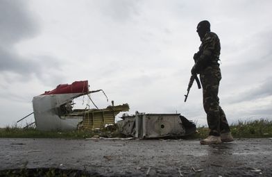Разследващите трагедията с малайзийския Боинг над Украйна: MH17 е свален от руска ракетна система