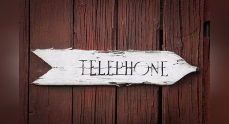 Защо телефонните разговори започват с „ало“