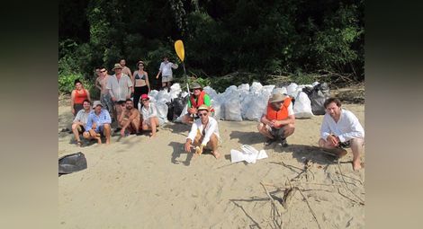 Екоентусиасти събраха 130 чувала отпадъци от 2 дунавски острова