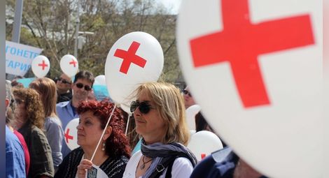 Лекари в цялата страна излизат на протест срещу насилието