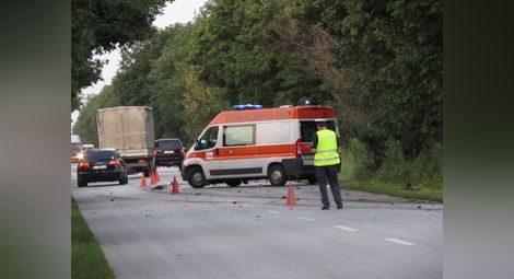 Катастрофа с 4 коли блокира пътя Варна-Бургас