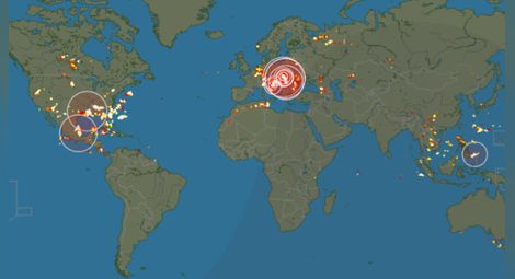 Карта показва всяка светкавица в света в реално време