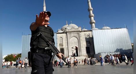 Две българки са арестувани в Турция заради тероризъм