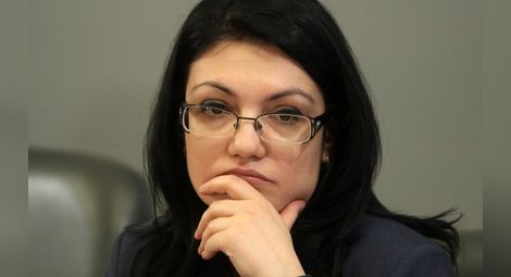 Скандален обрат по „Килърите”: Ася Петрова иска връщане на делото