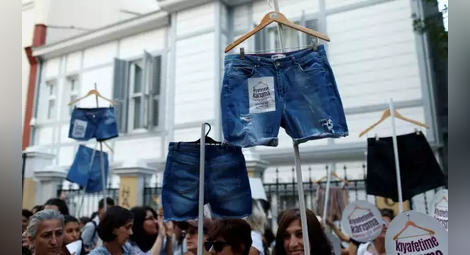 Нежна революция в Турция, жените си поискаха правата