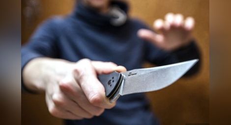 Обезумял клиент на заложна къща тръгнал да отмъщава с нож в ръка