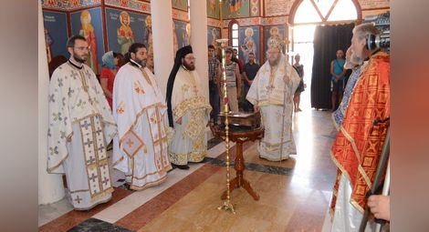 Наум отслужи тържествена литургия в църквата в Басарбовската обител
