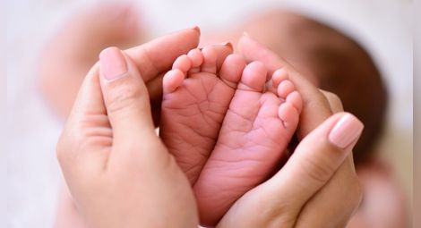 България и Румъния са на първо място в ЕС по раждания на деца от деца