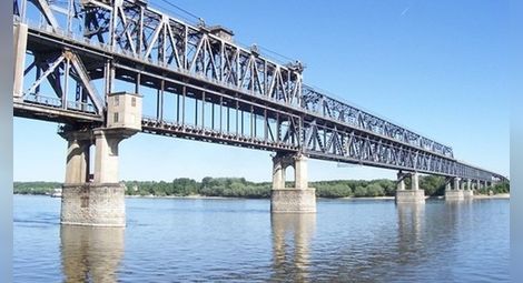 Шефът на управляващите в Румъния: Догодина започва строителство на нов мост при Гюргево