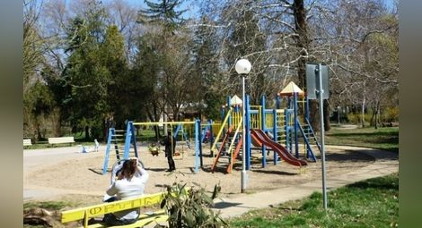 Детските площадки в Силистра са опасни