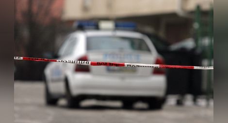 Мъж застреля публично жена си в София