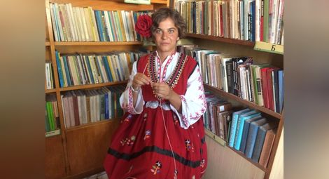 Мария Киара от Рим вплете в шарен хамак Щръклево и българските песни