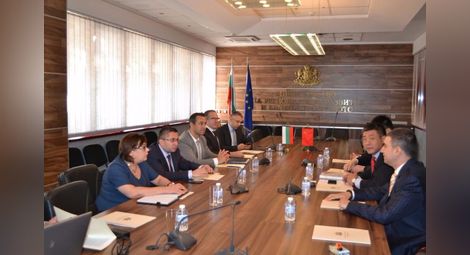 Срещата на министър Нанков с представители на китайската компания. 				       Снимка: Интернет