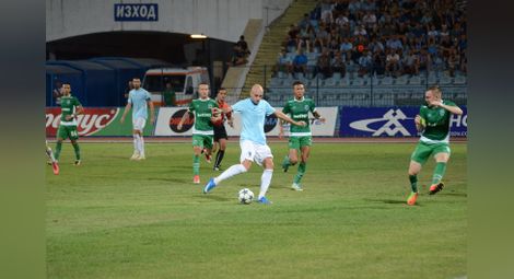 Шампионът нe даде шанс на „Дунав”